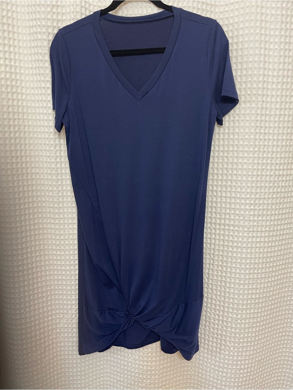 Women's V-Neck Short Sleeve Knot Hem Top - Navy